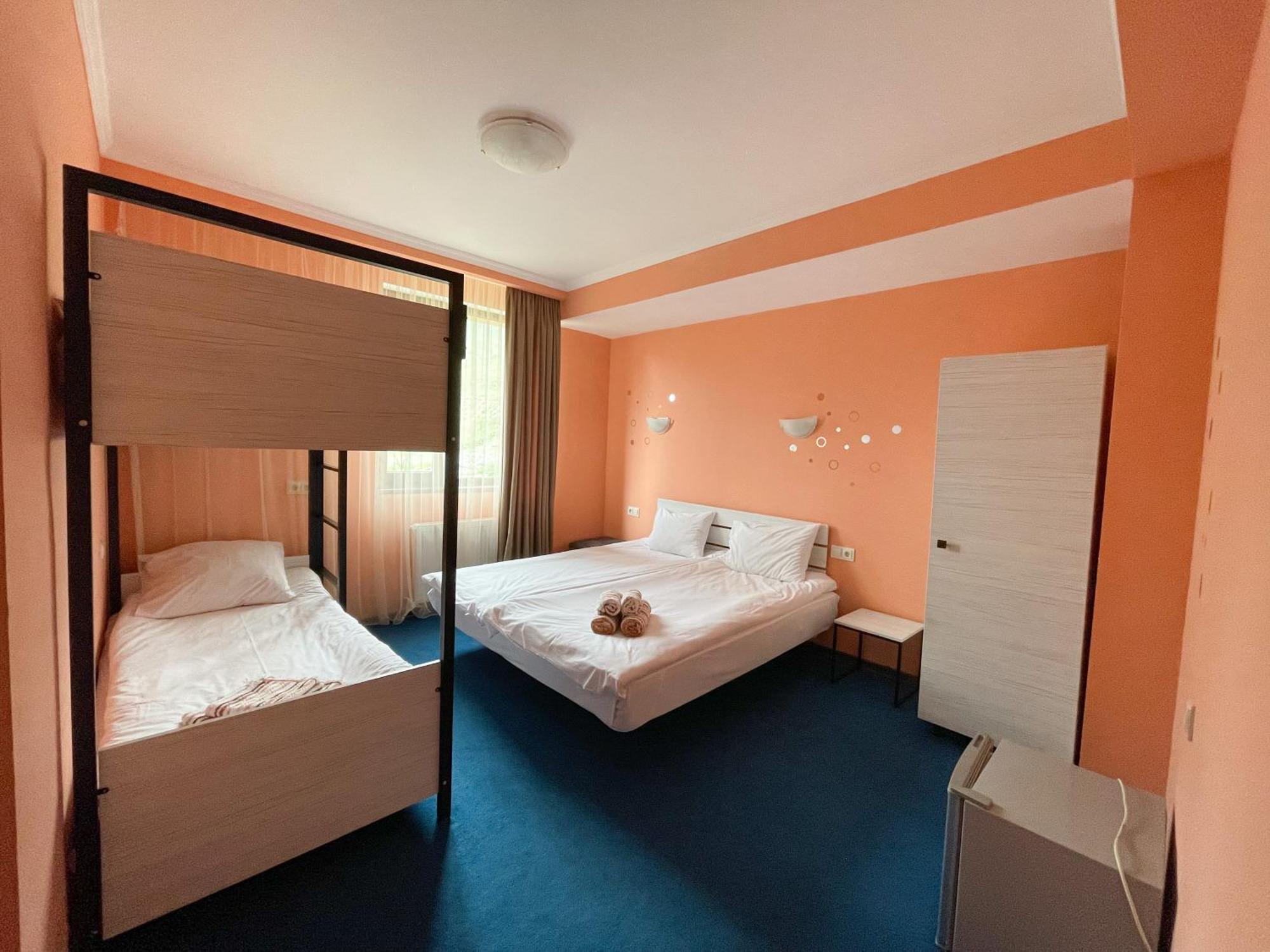 Hotel Rezohut à Goudaouri Extérieur photo